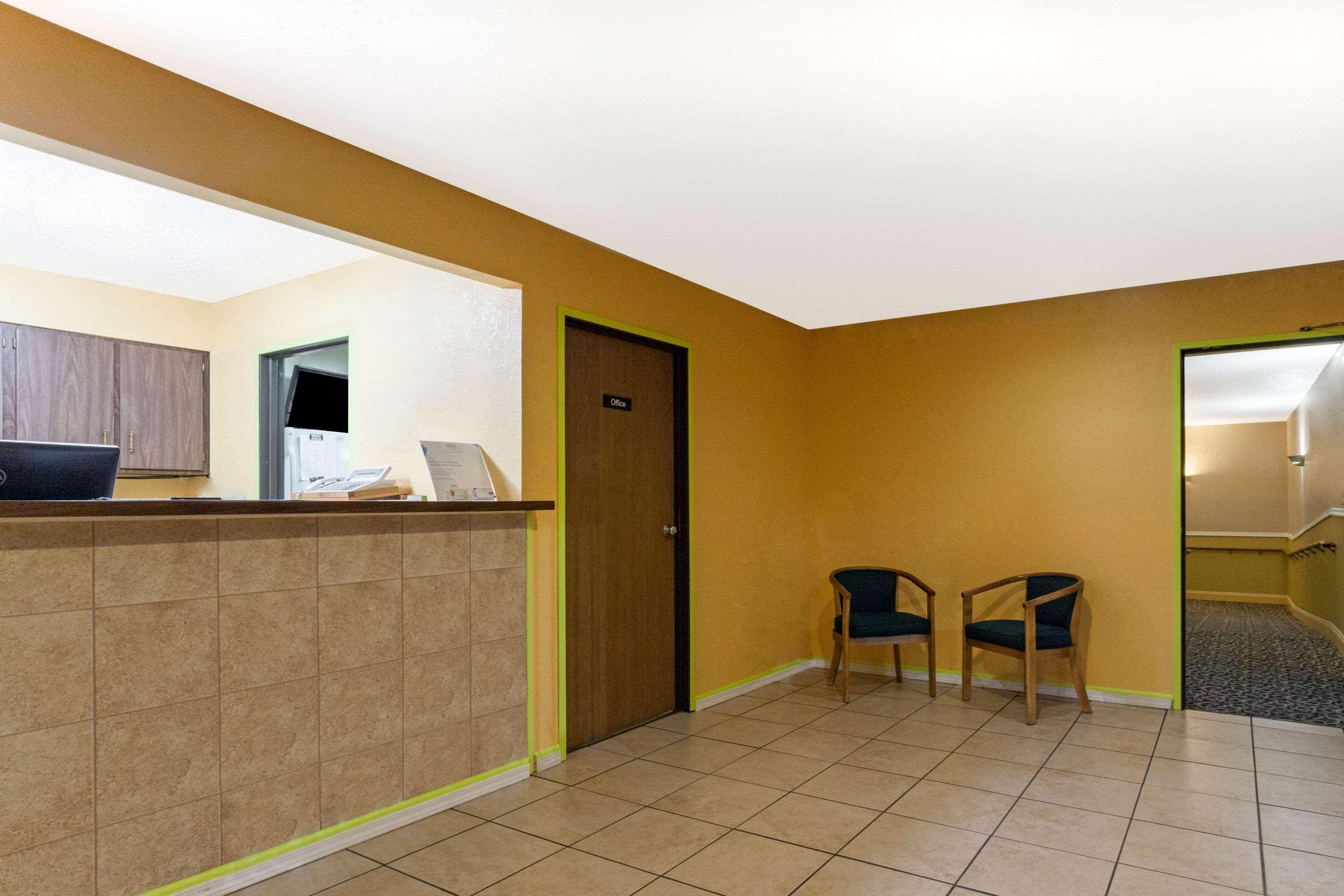 Super 8 By Wyndham Bath Hammondsport Area Motel Bagian luar foto