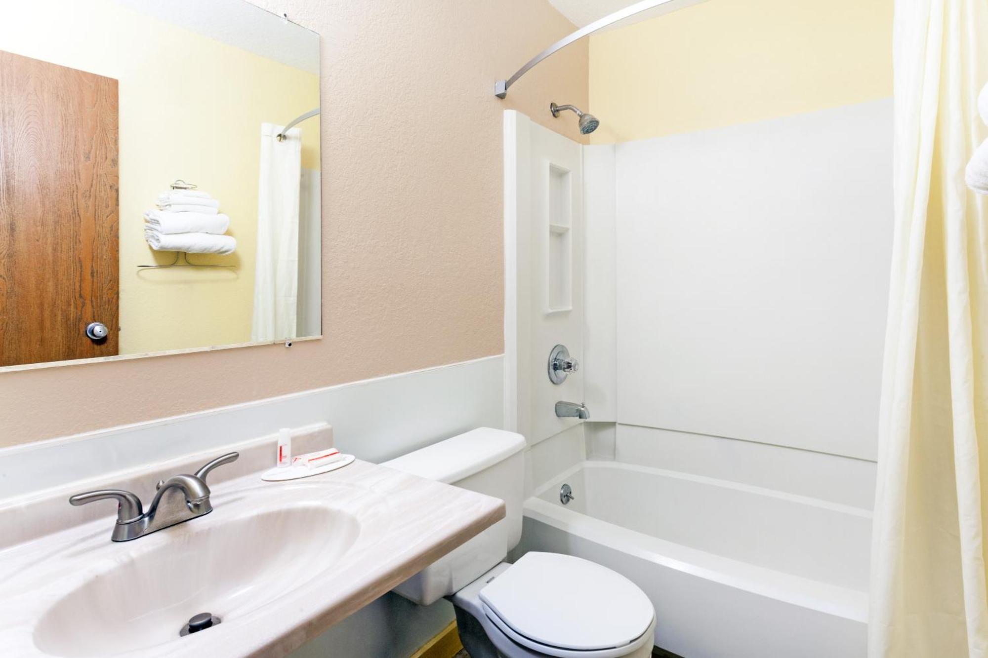 Super 8 By Wyndham Bath Hammondsport Area Motel Ruang foto