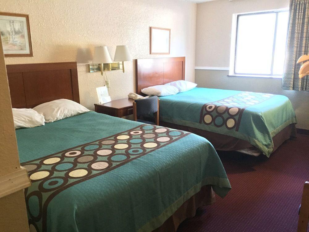 Super 8 By Wyndham Bath Hammondsport Area Motel Bagian luar foto