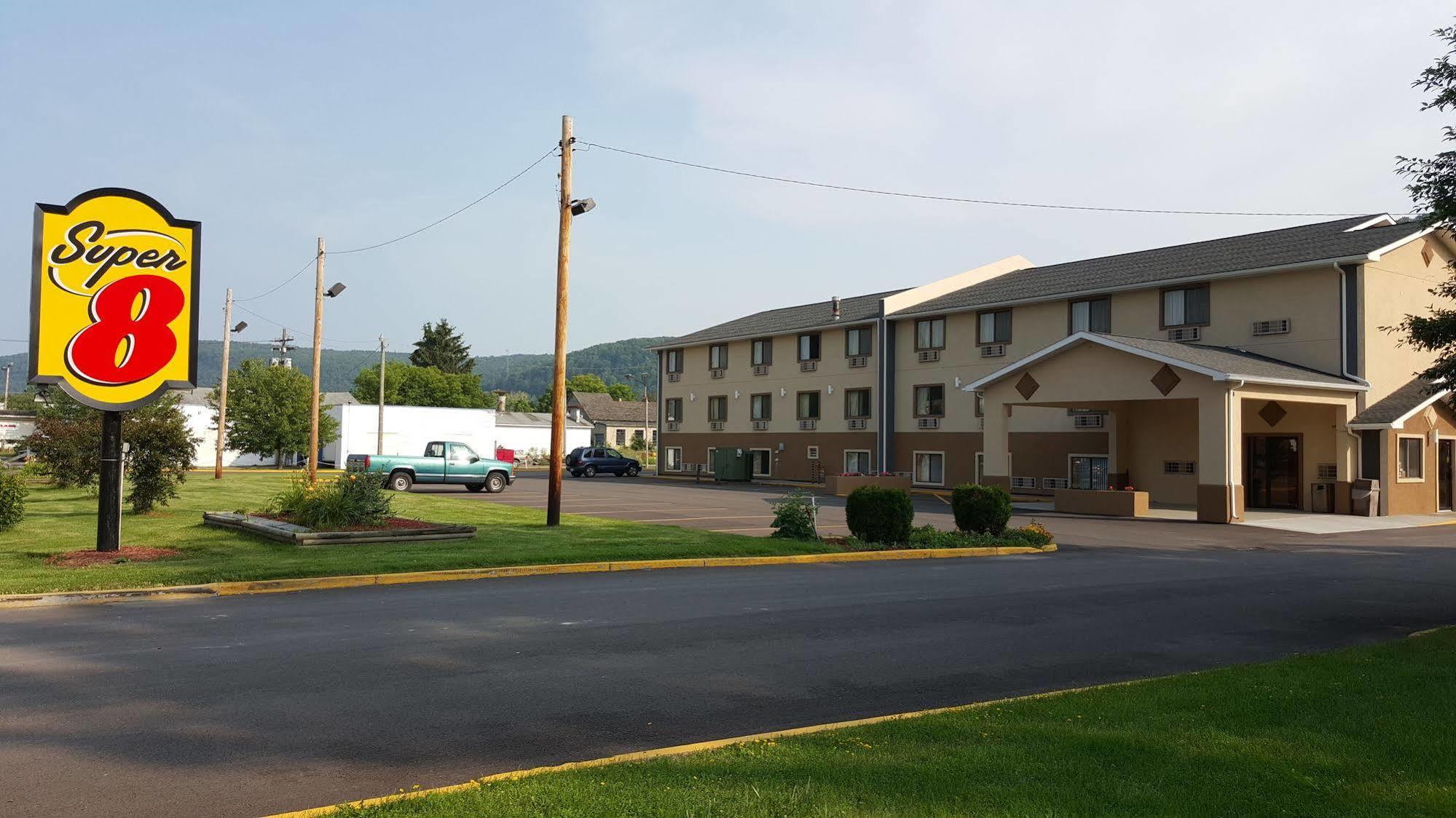 Super 8 By Wyndham Bath Hammondsport Area Motel Bagian luar foto